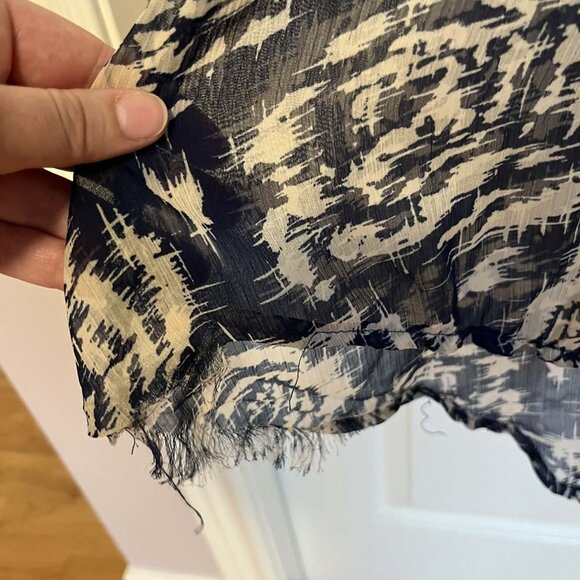 Patterned Handkerchief Dress - Picture 3 of 5